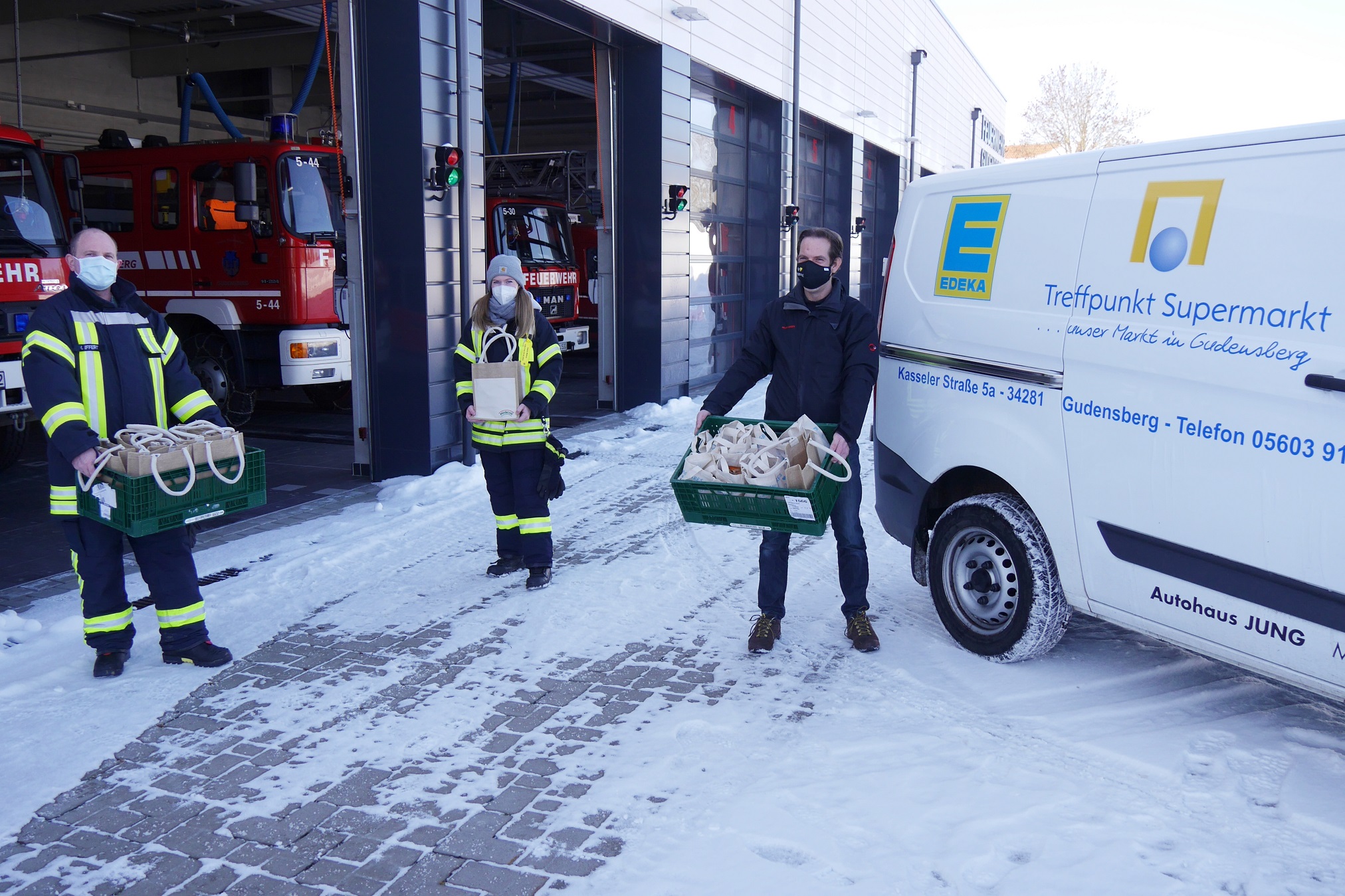 Uebergabe Lunchpakete1